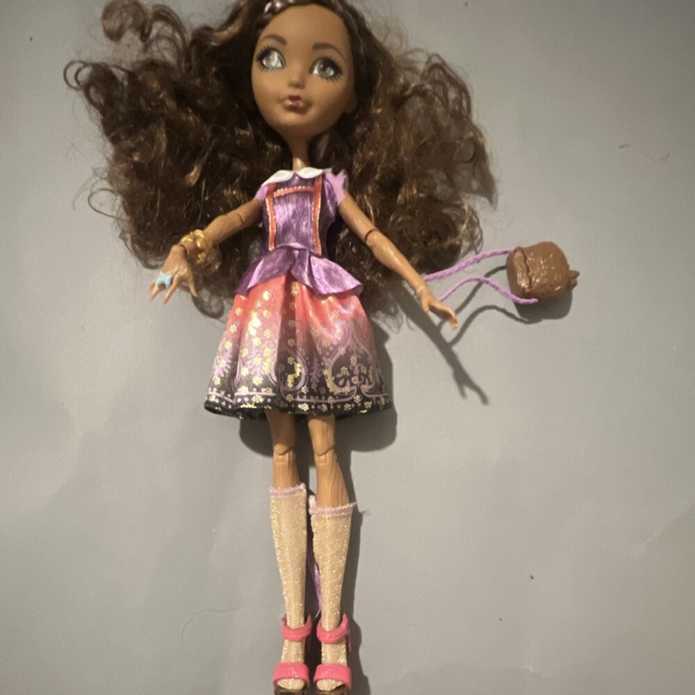 Ever After High Chapter 1 Cedar Wood doll, featuring a wood-grained arm and legs